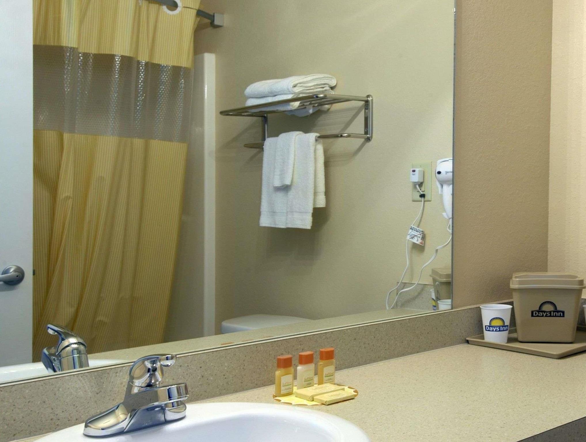 Days Inn Of Centre Luaran gambar